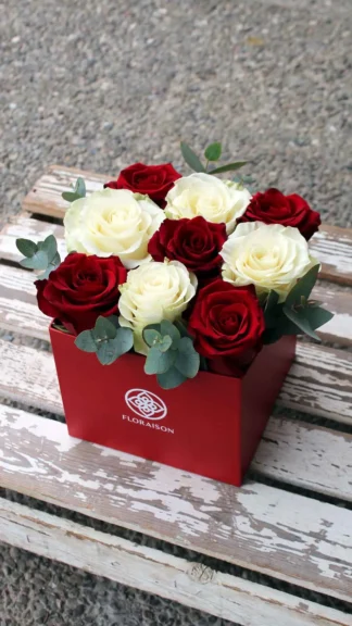 floraison_triantafilla_se_kokkino_kouti_new_a